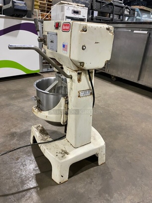 Berkel Commercial 20QT Planetary Mixer! With Mixing Bowl! With Paddle Attachment! Model: BX20 SN: 9251100101947 115V 60HZ 1 Phase - Image 3 of 9