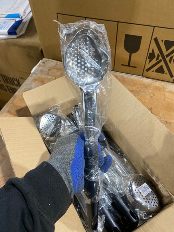 NEW! Vollrath 3oz Oval Perforated Spoodle! MODEL 6422320 12x Your Bid! - Image 2 of 8