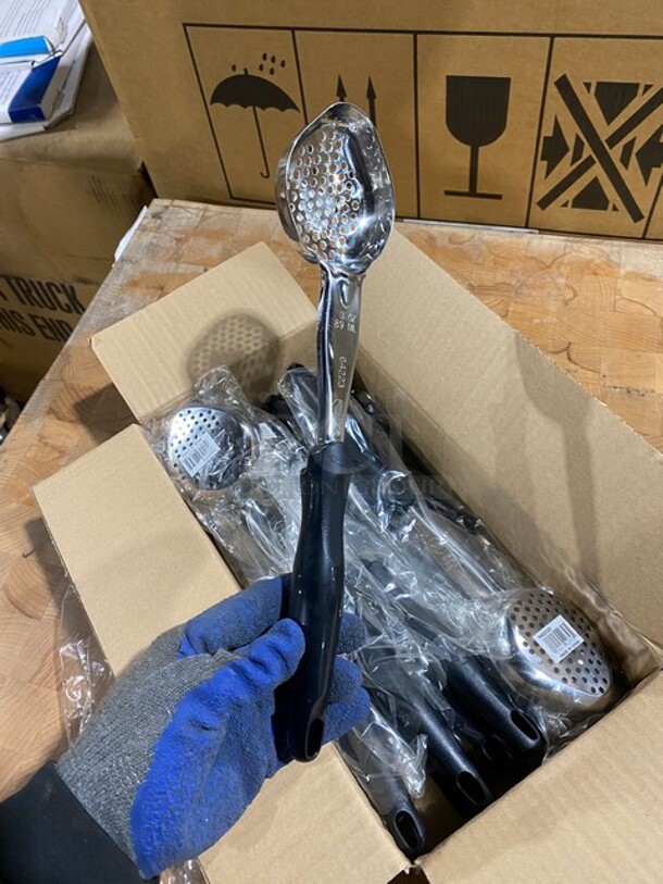 NEW! Vollrath 3oz Oval Perforated Spoodle! MODEL 6422320 12x Your Bid! - Image 4 of 8