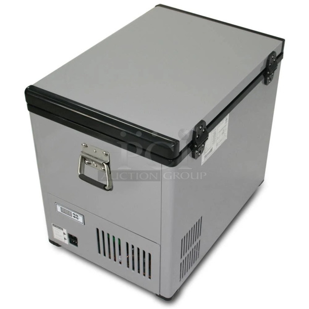 BRAND NEW SCRATCH AND DENT! Whynter FM-45G Metal Commercial 45 Quart Portable Fridge/Freezer Chest. 115 Volts, 1 Phase. Tested and Working! - Image 1 of 8