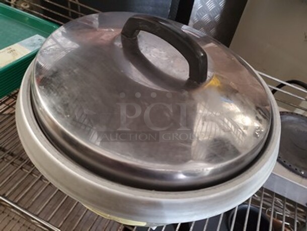 Pot.  - Image 3 of 3