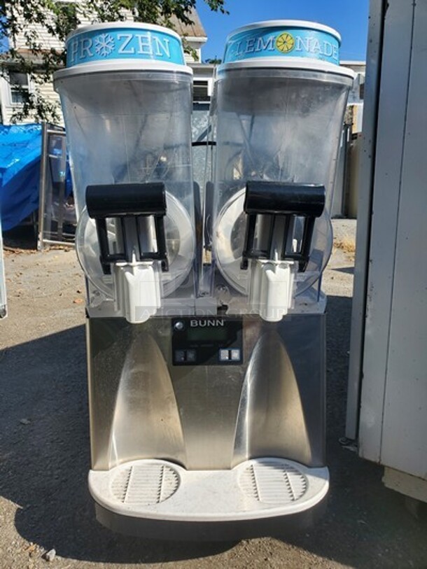 BUNN 2 Gallon slush machine-BUNN Frozen Machine!! 120V