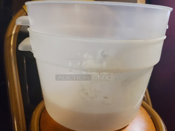 Clear Round Food Storage Container - Image 3 of 5
