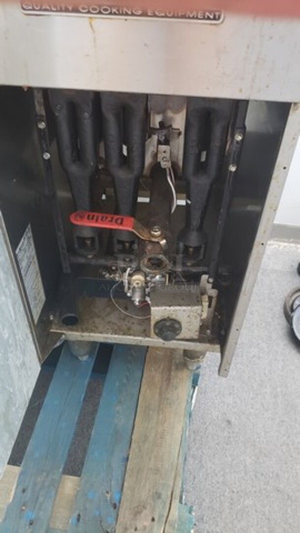 Lot of 2 Deep Fryers. Not Tested. (Location 2) - Image 6 of 6