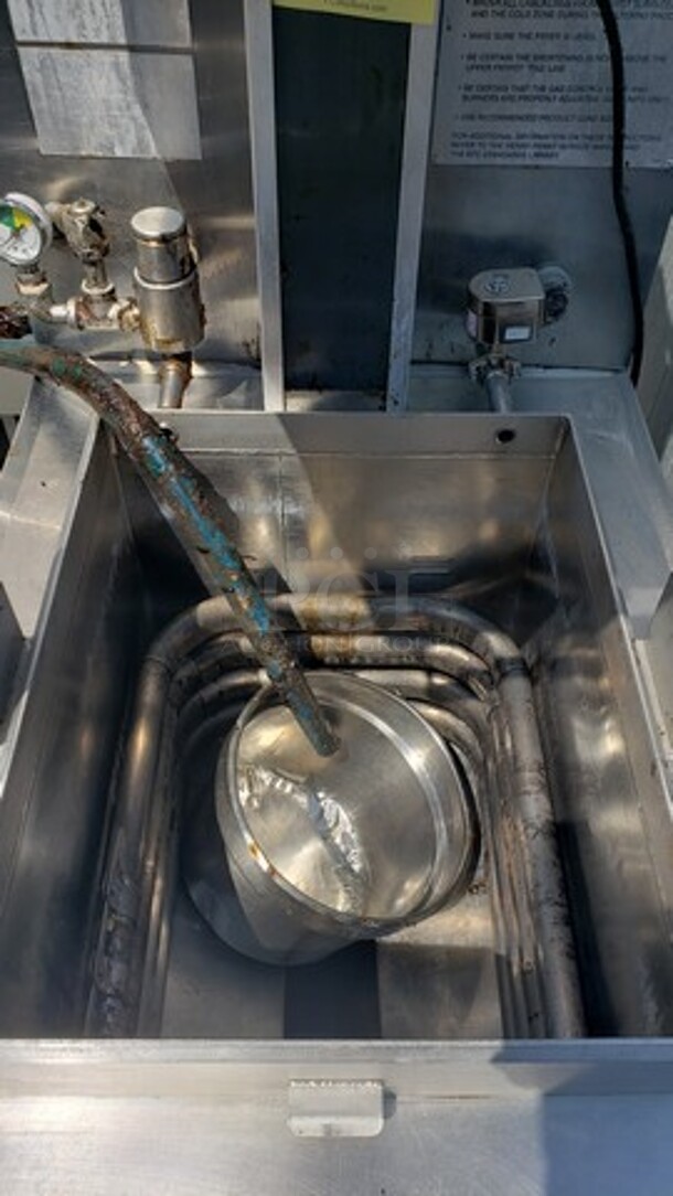 Henny Penny Natural Gas Pressure Fryer w/ Filter! - Image 3 of 8