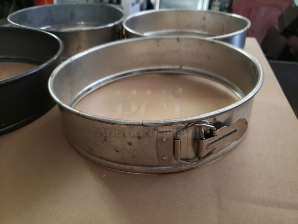 One lot of Cake Mold Rings - Image 1 of 2