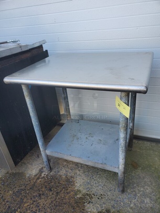 Stainless Steel Equipment Filler Table and Galvanized Undershelf 30X24X34