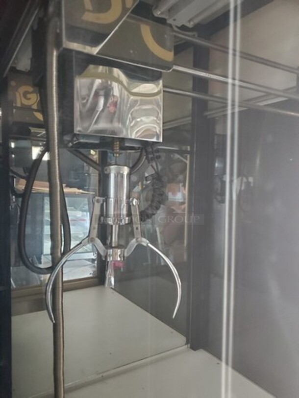 Big Choice Claw Machine! - Image 5 of 5