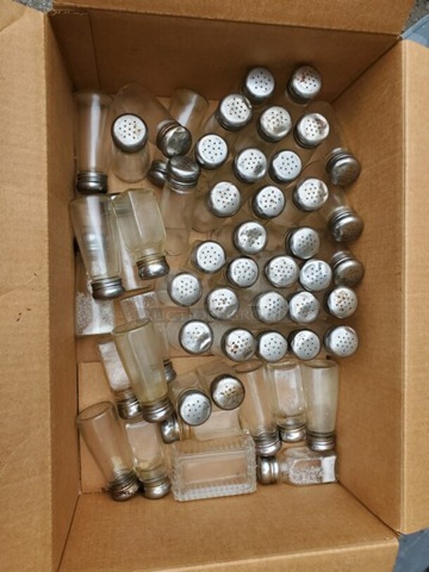 ALL ONE MONEY Lot of Salt and Pepper Shaker! - Image 1 of 2
