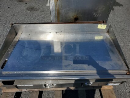 Keating 48x42 MIRACLEAN 48" Griddle Natural Gas, (Missing knobs) Working