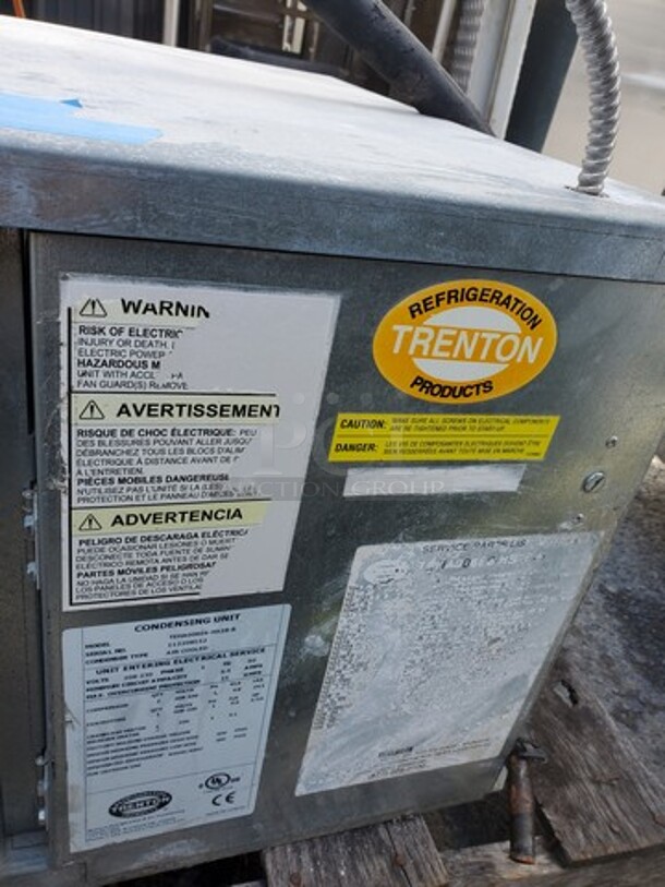 One Lot Consisting of a Door w/ Frame for an 8x8 Walk-In Cooler (Door w/ Frame ONLY. No Other Panels)

A Trenton Unit Cooler
115 V
60 Hz
1 PH

and a Trenton Air Cooled Condensing Unit
208-230 V
60 Hz
1 PH

 - Image 7 of 8