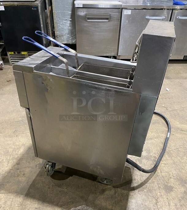 Frymaster Commercial Electric Powered Split Bay Deep Fat Fryer! With Metal Frying Baskets! All Stainless Steel! On Casters! Working When Removed! Model: RE1142SE SN: 1508NA0057! 208V 60HZ 3 Phase! - Image 3 of 10