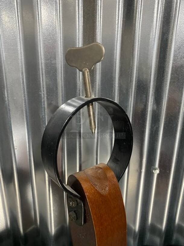 Wooden Wine Bottle Holder! - Image 3 of 4