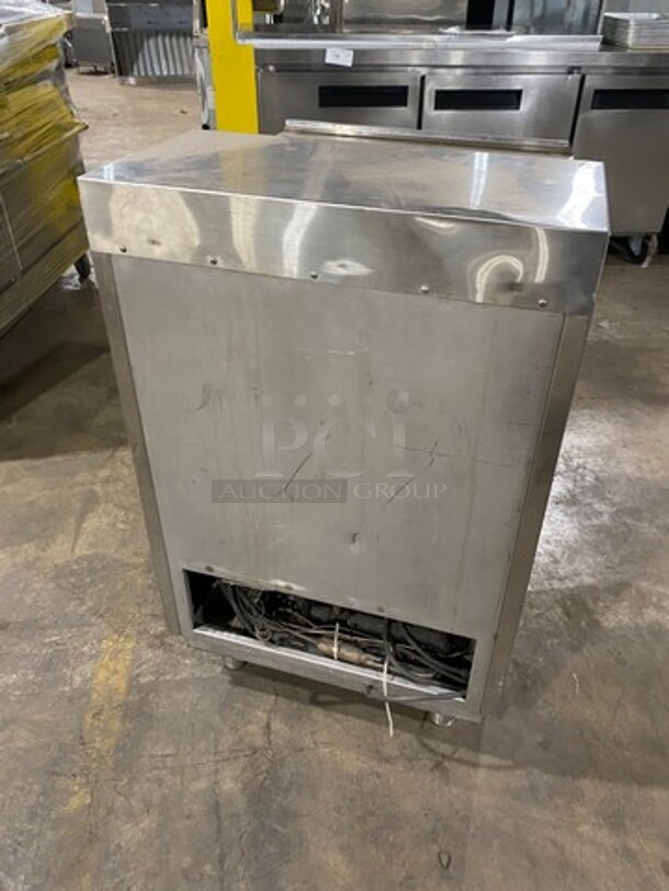 Beca Commercial Undercounter Glass Chiller! All Stainless Steel! On Legs! Model: BGFS124 SN: 00003123 115V - Image 3 of 8