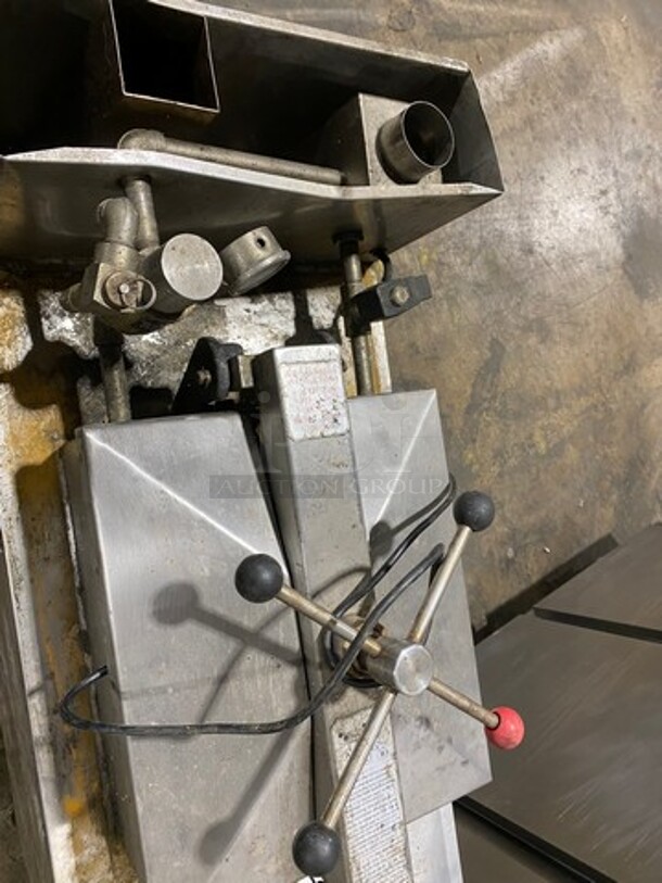 LATE MODEL! 2017 Commercial LP Powered Pressure Fryer! All Stainless Steel! On Casters! Model: YXY25D - Image 5 of 12