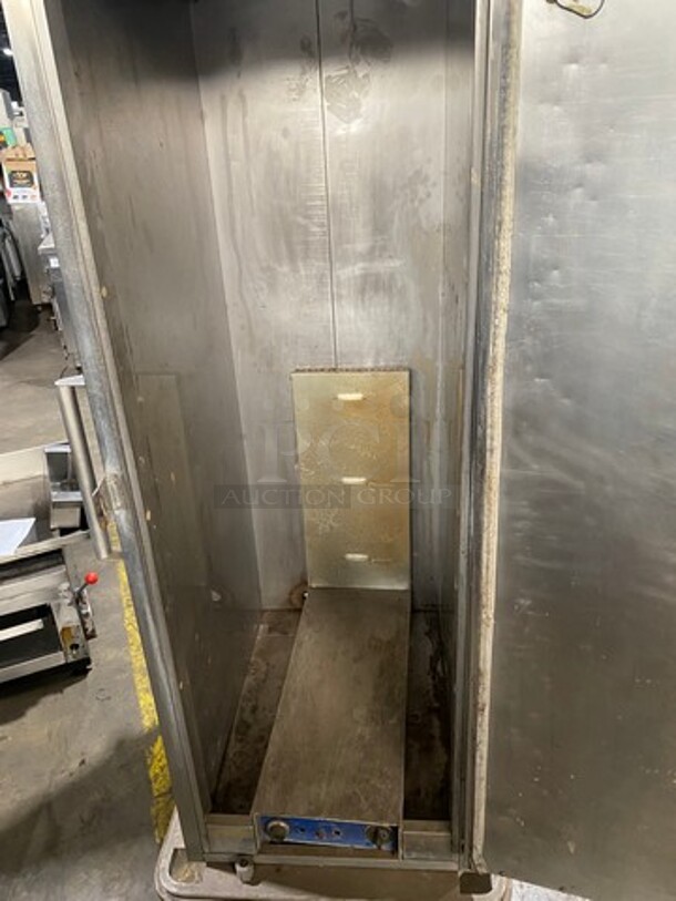 Carter Hoffmann Commercial Insulated Heated Food Transport Cabinet! All Stainless Steel! On Casters! Model: PH1825 SN: 16415380100156030F05 120V - Image 5 of 7