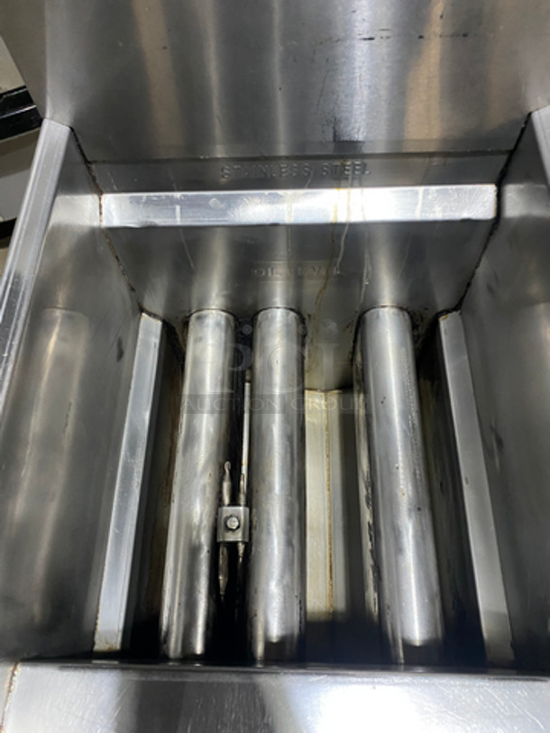 American Range Commercial Natural Gas Powered Deep Fat Fryer! With Backsplash! All Stainless Steel! On Legs! Model: AF-35/50 SN: 150602CO0417 - Image 5 of 8