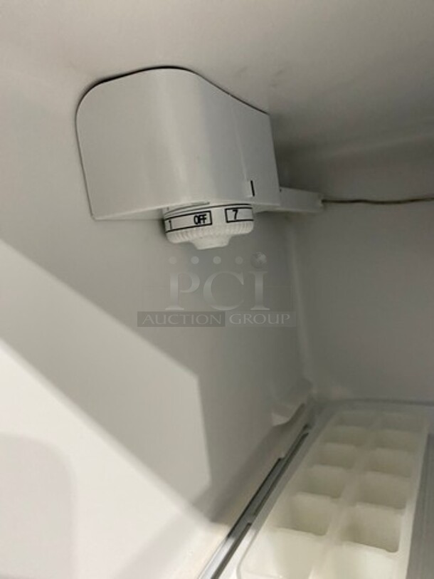 Black & Decker Countertop One Door Mini Cooler! - Image 7 of 9