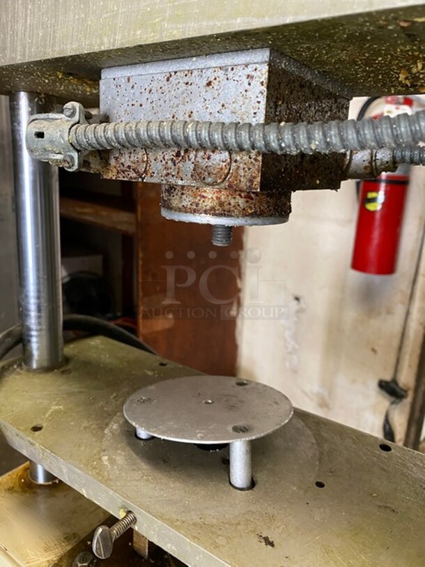 Compact Hydraulic Pie Press Machine With Dyes! Working When Removed! - Image 4 of 9