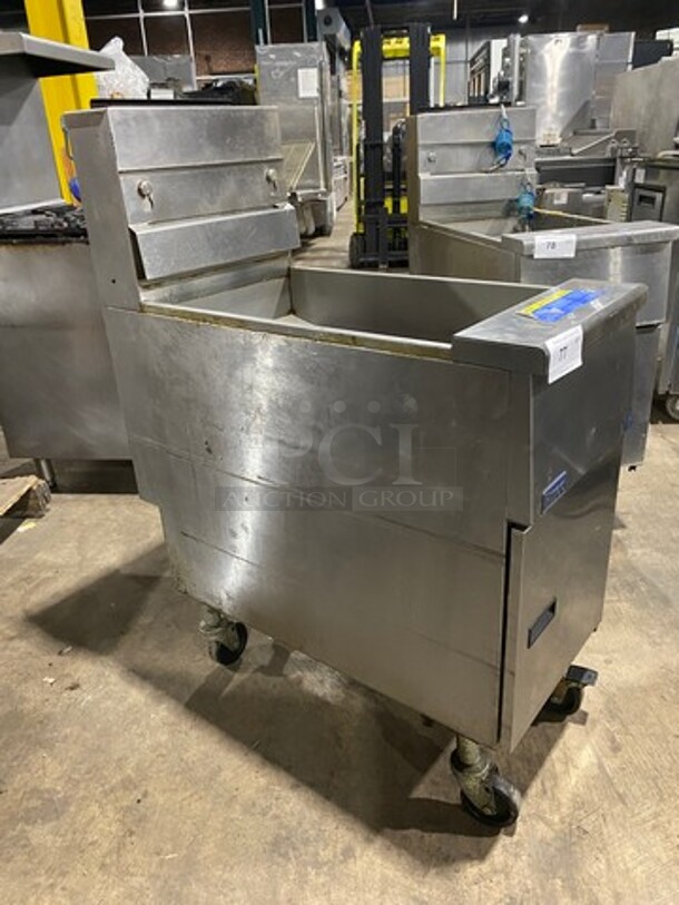 Pitco Commercial Natural Gas Powered Deep Fat Fryer! All Stainless Steel! On Casters! Model: SG14 SN: G19JE060752 - Image 2 of 8