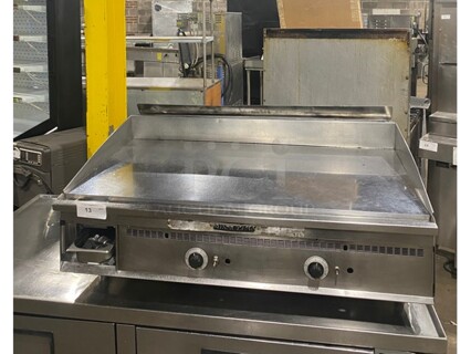 Nice! KEATING All Stainless Steel Commercial Countertop Natural Gas Powered Thermostatic Controlled Mirraclean Series Flat Top Mirror Shine Griddle! Model 4830FRTT Serial GG46475! 120,000 BTU! 