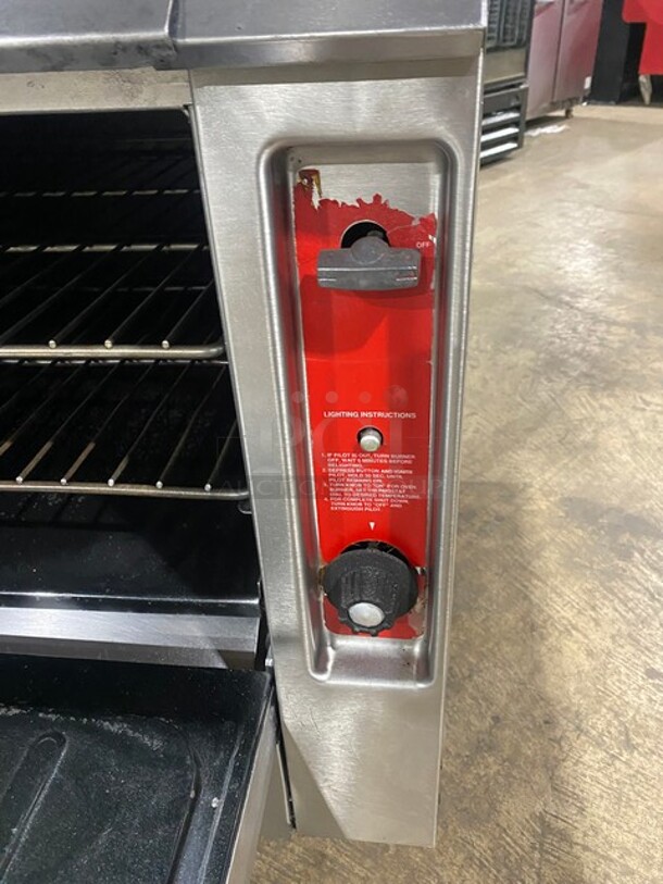 Vulcan Commercial Natural Gas Powered 4 Burner Stove! With Raised Back Splash Double shelf! With Oven Underneath! All Stainless Steel! On Casters! Model: GH45 SN: 4813044120 - Image 8 of 11