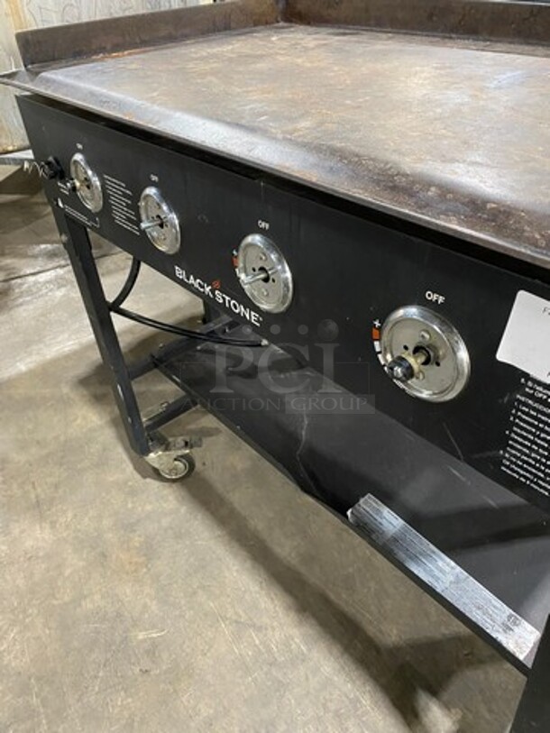 Blackstone LP Powered Outdoor Flat Top Griddle! With Storage Space Underneath! On Casters! Model: 1554 - Image 5 of 9