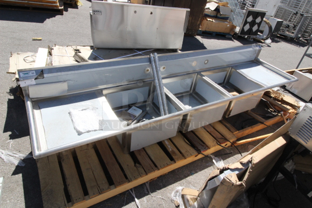 BRAND NEW SCRATCH & DENT! Regency 121" 16-Gauge Stainless Steel Three Compartment Commercial Sink with Galvanized Steel Legs and 2 Drainboards - 23" x 23" x 12" Bowls - Image 2 of 7