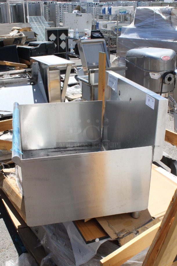 BRAND NEW SCRATCH & DENT! Steelton 36" x 24" x 14" Utility Sink for (1) 8" Center Faucet. Welds are broken. Does not include legs.  - Image 5 of 5