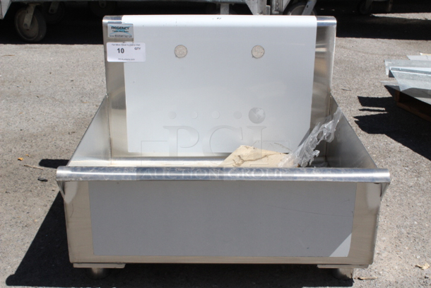 BRAND NEW SCRATCH & DCENT! Regency 600SMFS2124 18-Gauge 304 Stainless Steel Standing Mop Sink - 21" x 24" x 8" 23x24x35 - Image 2 of 6