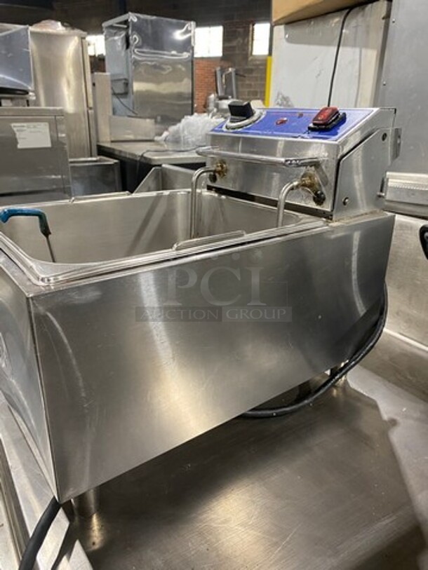Globe Countertop Electric Powered Deep Fat Fryer! With Backsplash! All Stainless Steel! On Legs! Model: PF10E 120V - Image 2 of 8