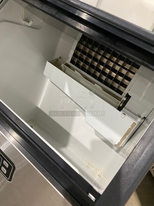 Crownful Commercial Undercounter Ice Maker Machine! All Stainless Steel! Model: CFCIM01 SN: 2205000265 115V 60HZ 1 Phase - Image 6 of 8
