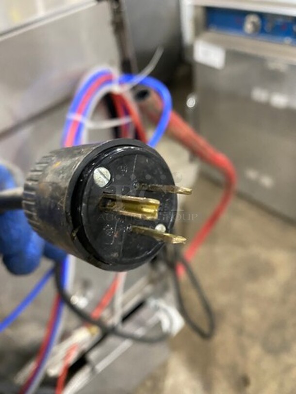 Hobart New Body Style Under The Counter Dishwasher! All Stainless Steel! Model: LXEC SN: 231178498 120V 60HZ 1 Phase - Image 8 of 8