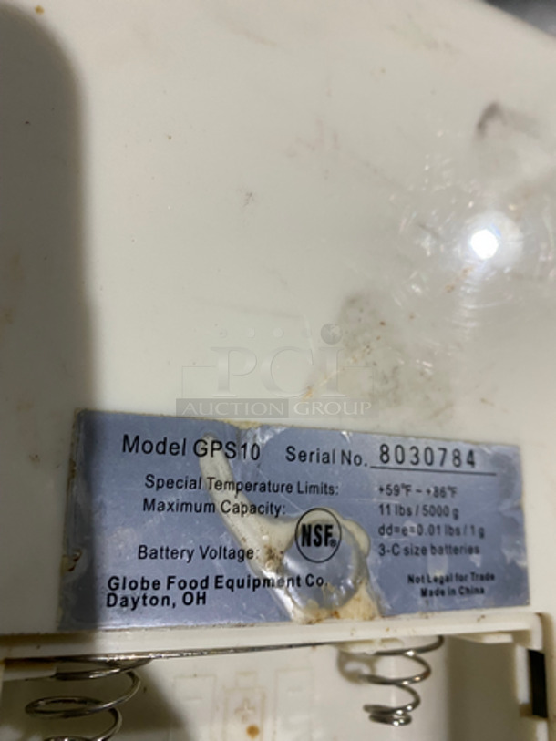Globe Countertop Electric Food Scale! Model: GPS10 SN: 8030784 - Image 5 of 5