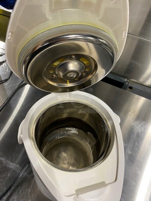 Sunpentown Electric Water Boiler! Electric Hot Pot! 3.5 L Capacity! 120V - Image 5 of 7