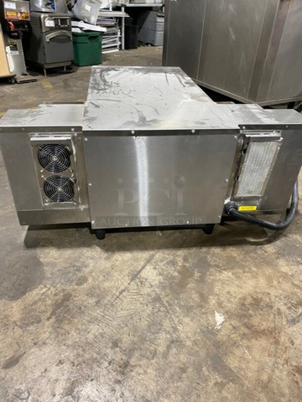 Ovention Commercial Countertop Conveyor Oven! All Stainless Steel! On Small Legs! Model: C2600 SN: 6619722004 208/240V 60HZ 3 Phase - Image 3 of 10