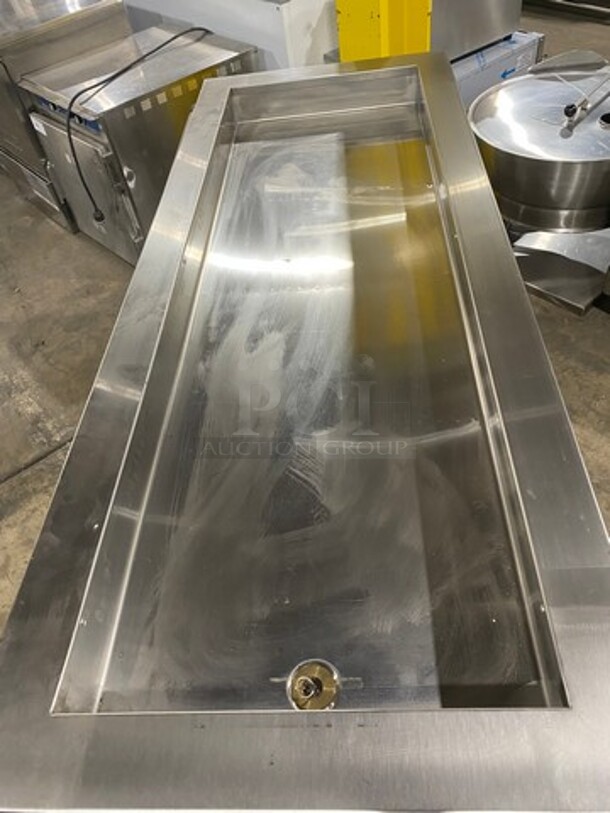 OUT OF THE BOX! NEVER USED! Bayonne Commerical 5 Bay Cold Pan/Cold Food Buffet Counter! With Folding Serving Counter! With 2 Shelf Storage Underneath! All Stainless Steel! On Legs! Model: CPM-72 SN: 7195 120V 60HZ 1 Phase - Image 6 of 8