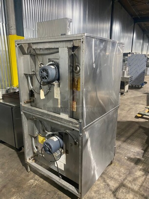 BEAUTIFUL! Blodgett Commercial Double Deck Natural Gas-Powered Full-Size Convection Ovens! With View Through Doors! With Metal Oven Racks! With Thermostatic Controls! On Legs! 2 X Your Bid Makes One Unit! - Image 4 of 11