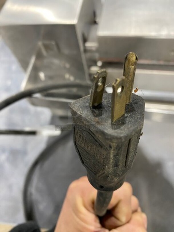 Deli Chef Commercial Countertop Electric Powered Panini/Sandwich Grill! Press With Ribbed Surface! All Stainless Steel! Model: A1 SN: A10146FG 120V - Image 6 of 8