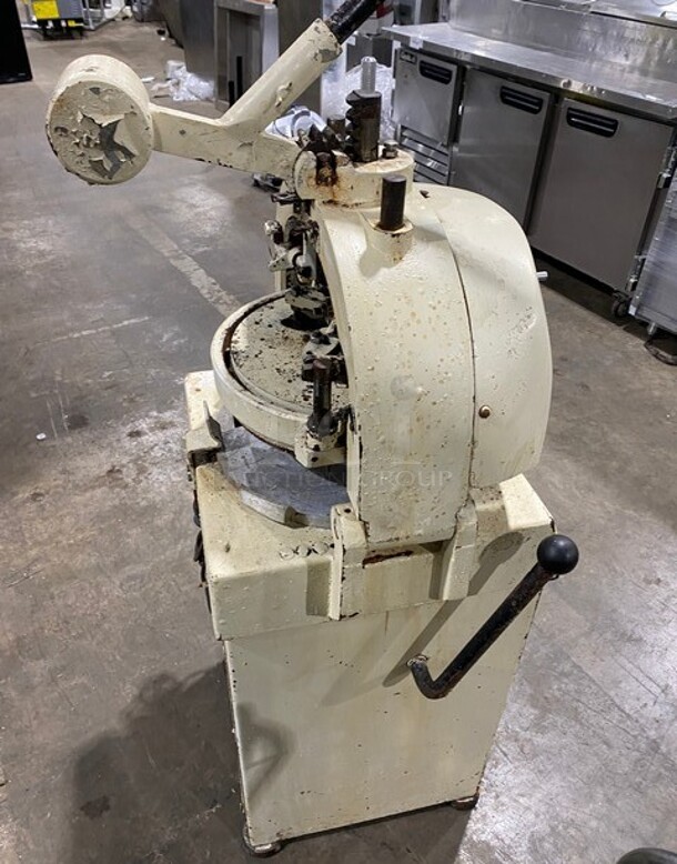 Benier  Heavy Duty Commercial Dough Divider! - Image 4 of 9