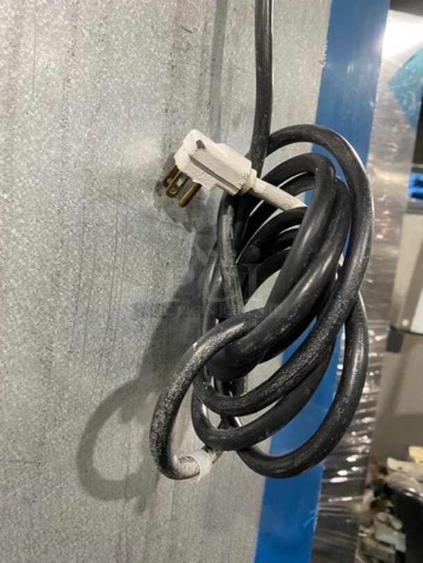 Traulsen Commercial Single Door Reach In Freezer! All Stainless Steel! On Legs! Model: RLT132WUTFHS SN: T176458L11! 115V 60HZ 1 Phase! Working When Removed! 
 - Image 9 of 9