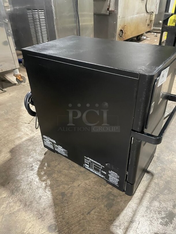 Late Model 2021! MerryChef Countertop Rapid Cook Turbo Oven! 208/240V 1 Phase! Model: Eikon E2S SN: 2109213092002! - Image 3 of 8