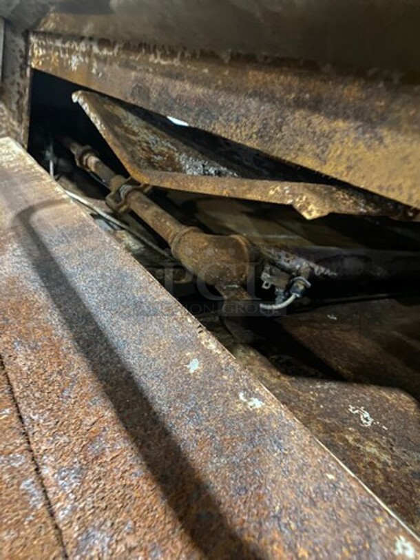 Bakers Pride Commercial Natural Gas Powered Double Deck Baking/ Pizza Oven! All Stainless Steel! 2x Your Bid Makes One Unit! SN: 09950 - Image 7 of 11