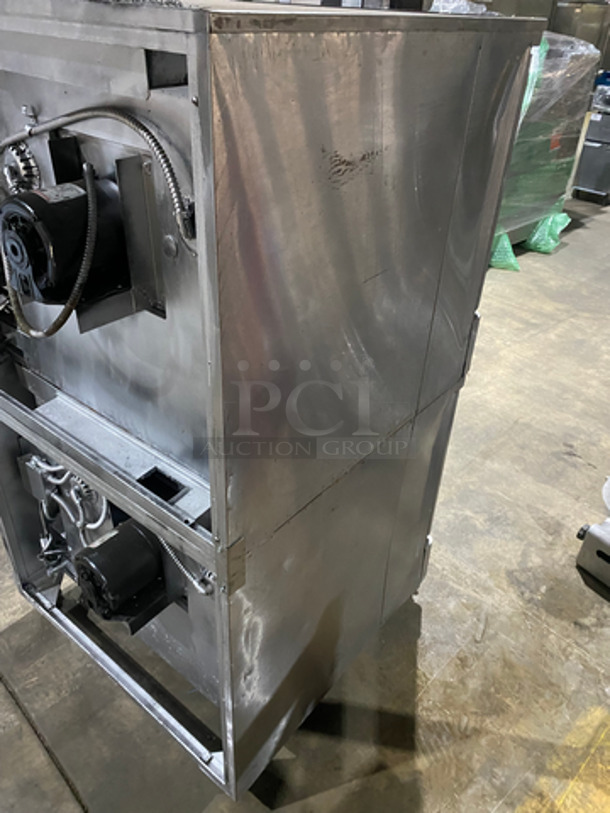 Blodgett Commercial Natural Gas-Powered Double Deck Convection Ovens! With 2 Solid Doors! With Metal Oven Racks And Thermostatic Controls! All Stainless Steel! On Casters! 2x Your Bid! - Image 4 of 9