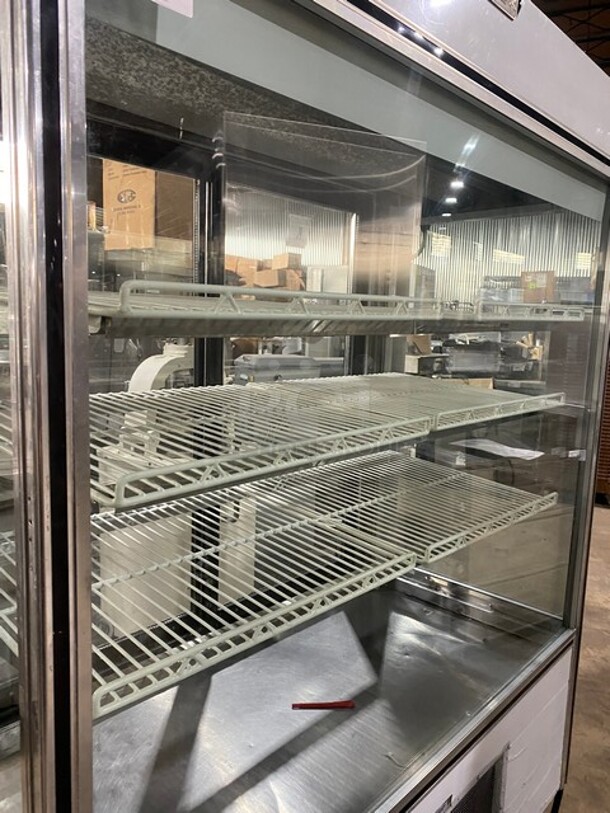 Leader Commercial Reach In Cooler Merchandiser! Glass All Around! With Rear Access Sliding Doors! Poly Coated Racks! Model: LS54SC SN: PT09S2914 115V 60HZ 1 Phase - Image 5 of 9