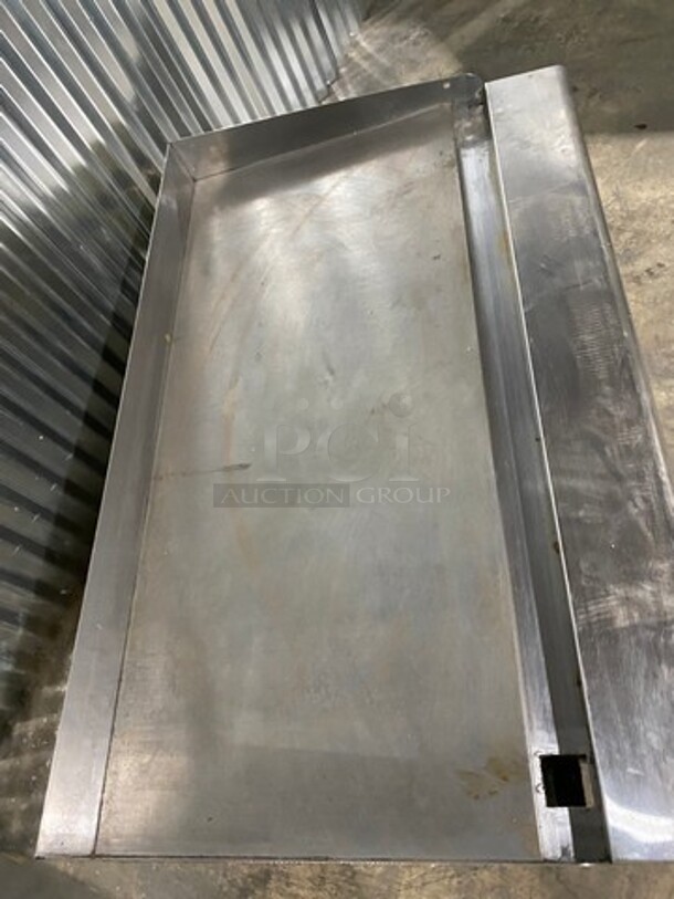 LIKE NEW! LATE MODEL! 2022 Asber Commercial Countertop Natural Gas Powered Flat Top Griddle! With Back And Side Splashes! All Stainless Steel! On Legs! Model: AETG48H SN: 8102486542 - Image 4 of 9