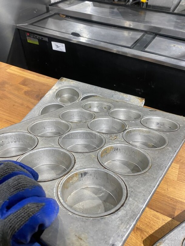 Metal 12 Cup Cupcake/Muffin Baking Pan! 8X Your Bid! - Image 6 of 6