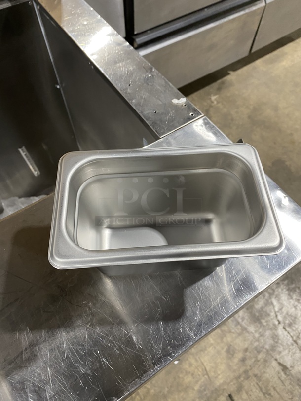  BRAND NEW! Carlisle Commercial Steam Table/ Prep Table Food Pans! All Stainless Steel! Your Bid! MODEL:608194! - Image 3 of 5