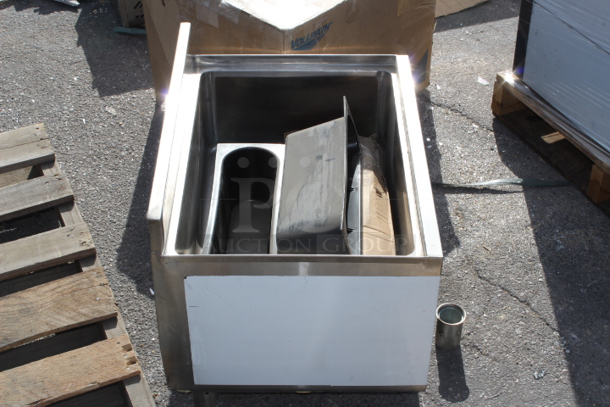 BRAND NEW SCRATCH & DENT! Regency 18" x 24" Underbar Ice Bin - 77 lb. Front left area where leg attaches has broken off. 	 - Image 3 of 7