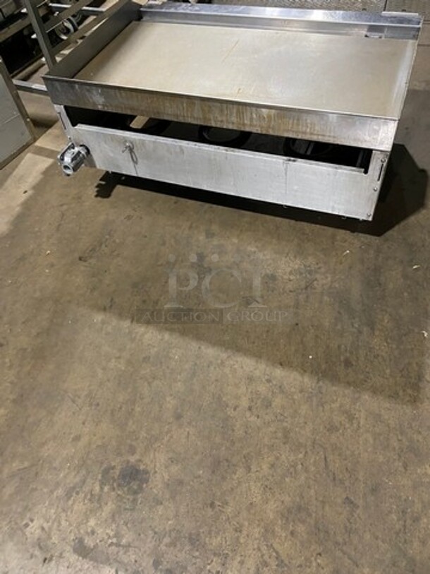 LATE MODEL! 2021 Cookline Commercial Countertop Natural Gas Powered Flat Top Griddle! With Back And Side Splashes! All Stainless Steel! On Small Legs! WORKING WHEN REMOVED! - Image 3 of 8